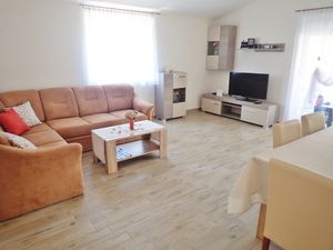 23983647-Ferienwohnung-5--300x225-1