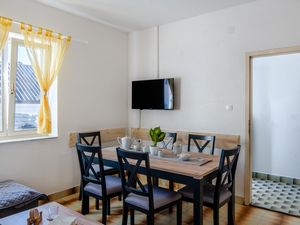 23983672-Ferienwohnung-6--300x225-3