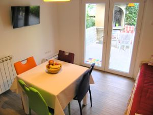 23940242-Ferienwohnung-2--300x225-4