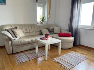 23983776-Ferienwohnung-5--300x225-1