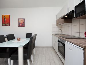 23940277-Ferienwohnung-5--300x225-4