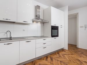 23983811-Ferienwohnung-4--300x225-5