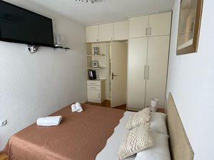 23989767-Ferienwohnung-3--300x225-4