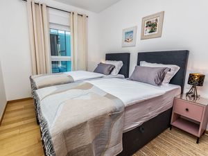 23994788-Ferienwohnung-3--300x225-1