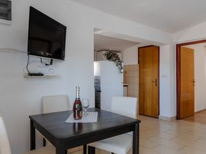 23994773-Ferienwohnung-4--300x225-1