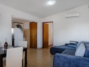 23994773-Ferienwohnung-4--300x225-2