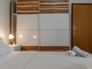 23994773-Ferienwohnung-4--300x225-5