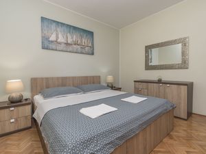 23997220-Ferienwohnung-5--300x225-4