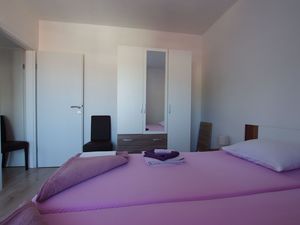 23997226-Ferienwohnung-3--300x225-4