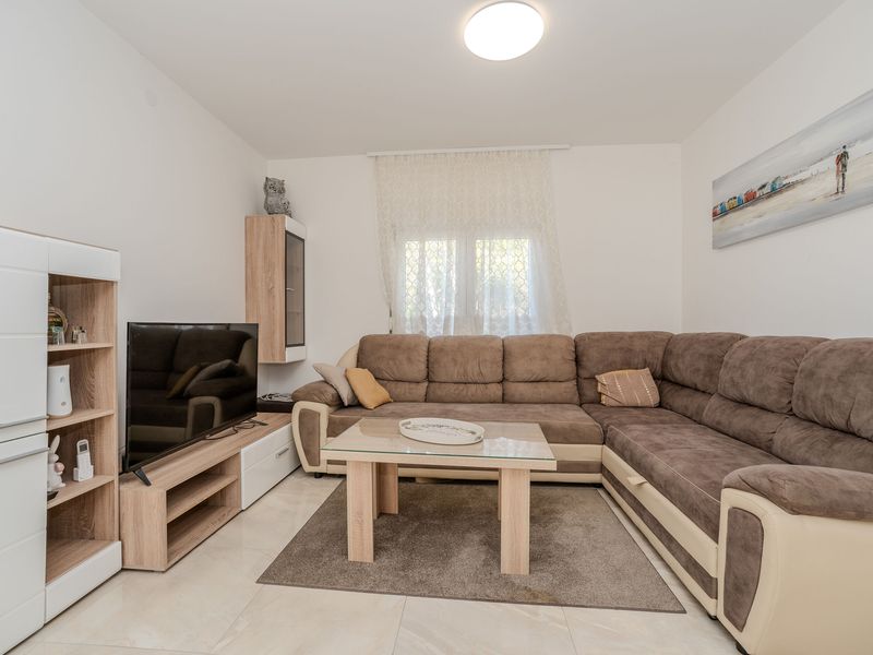 23997240-Ferienwohnung-6--800x600-2