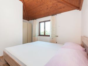 23940625-Ferienwohnung-5--300x225-5