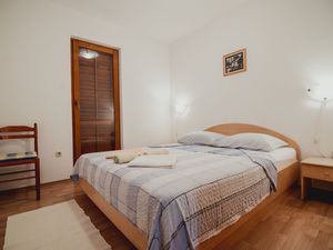 23940544-Ferienwohnung-3--300x225-2