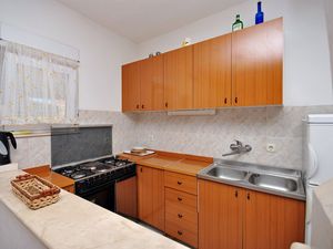 23940755-Ferienwohnung-6--300x225-4