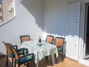 23940561-Ferienwohnung-5--300x225-2