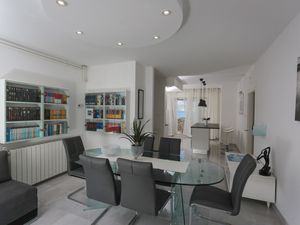 23941118-Ferienwohnung-6--300x225-2