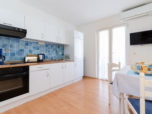 23941224-Ferienwohnung-2--300x225-4