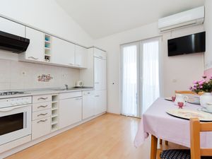 23941226-Ferienwohnung-2--300x225-4