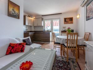 23941595-Ferienwohnung-5--300x225-4