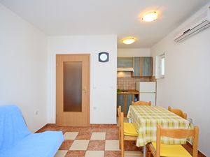 23941611-Ferienwohnung-4--300x225-5