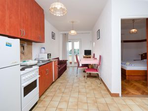 23941658-Ferienwohnung-4--300x225-5