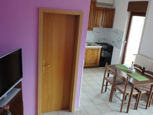 23941760-Ferienwohnung-5--300x225-5