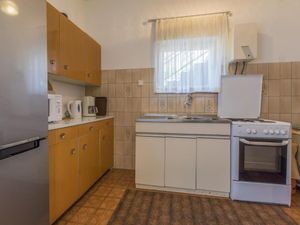 23941802-Ferienwohnung-7--300x225-4