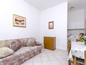 23942329-Ferienwohnung-4--300x225-5