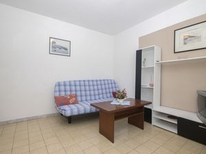 23942789-Ferienwohnung-3--300x225-2