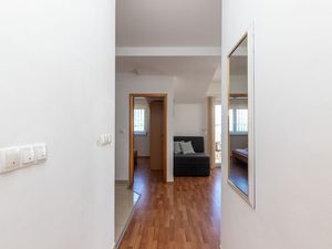 23943049-Ferienwohnung-4--300x225-5