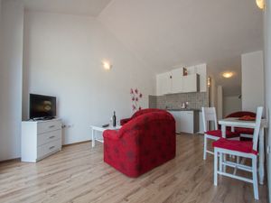 23943275-Ferienwohnung-4--300x225-3