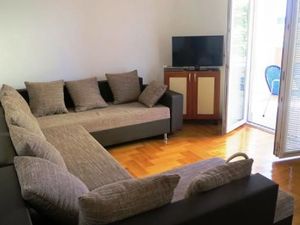 23943393-Ferienwohnung-4--300x225-2