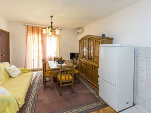 23943446-Ferienwohnung-4--300x225-4