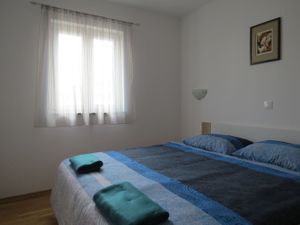 23944609-Ferienwohnung-4--300x225-0