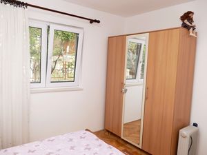 23944914-Ferienwohnung-5--300x225-2