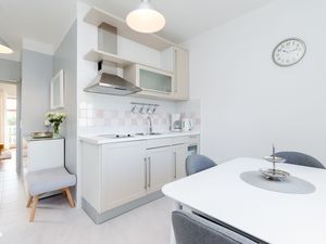 23941250-Ferienwohnung-2--300x225-4