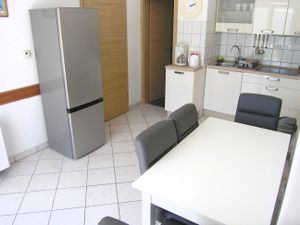 23945145-Ferienwohnung-4--300x225-5