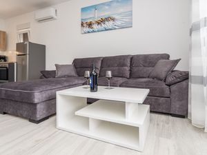 23945468-Ferienwohnung-6--300x225-5