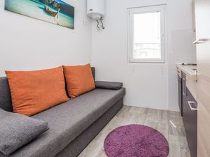 23945662-Ferienwohnung-2--300x225-2