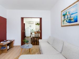 23945957-Ferienwohnung-7--300x225-5