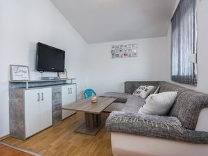 23946160-Ferienwohnung-6--300x225-4