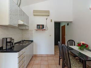 23946414-Ferienwohnung-4--300x225-5