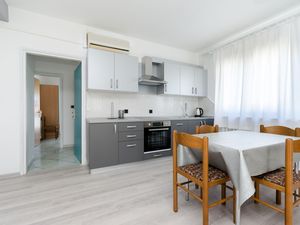 23946379-Ferienwohnung-5--300x225-3