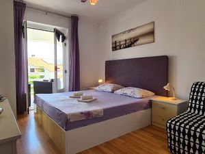 23946422-Ferienwohnung-5--300x225-2