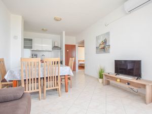 23946565-Ferienwohnung-5--300x225-1