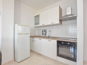 23946565-Ferienwohnung-5--300x225-4