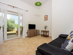 23947563-Ferienwohnung-4--300x225-3