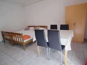 23946941-Ferienwohnung-4--300x225-1