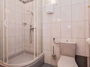 23947087-Ferienwohnung-6--300x225-5