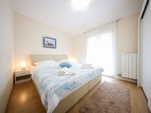 23947133-Ferienwohnung-4--300x225-3