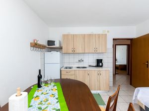 23947216-Ferienwohnung-4--300x225-4